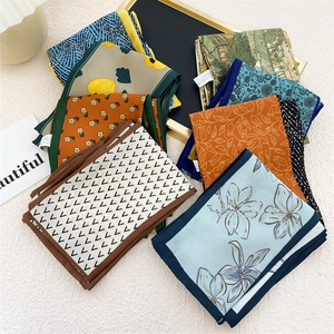 Collection de foulards étroits en soie pour femmes aux motifs floraux et géométriques
