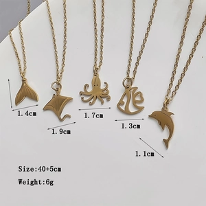 Parure de colliers en acier inoxydable doré 18K avec divers pendentifs du monde marin