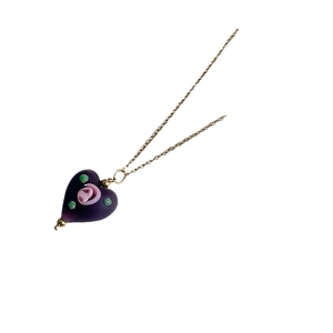 Collier cœur vintage avec pendentif en verre dépoli violet et chaîne dorée