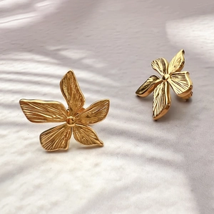 Boucles D'oreilles Puces Pétales 3D Acier Inoxydable Plaqué Or 18K Style Rétro Français Bijoux Élégants Pour Femmes