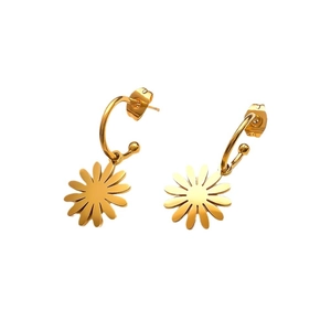 18K gold plated stainless steel C-shaped earrings with delicate daisy flower pendants