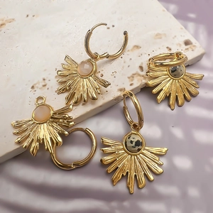 Orecchini retrò placcati oro 18K con ciondoli a raggiera e pietre naturali incastonate