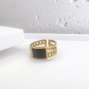 18K gold plated chain ring featuring a black enamel rectangle in minimalist hollow design