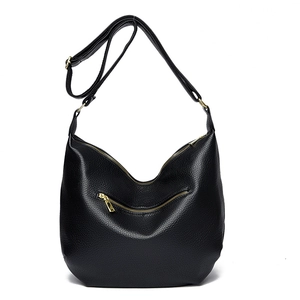 Minimalist black lychee pattern leather shoulder bag with large capacity and gold zippers