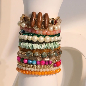 16pcs Bohemian stretch beaded bracelet set with colorful resin, pearls and wood beads