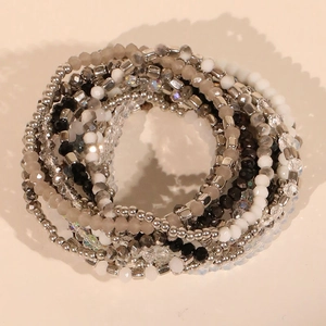 Mehrlagiges Kunstkristall-Perlenarmband-Set in Schwarz, Weiß und Silbertönen