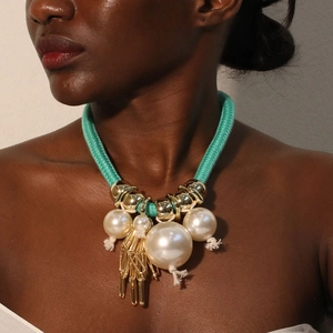 Collana Statement Da Donna Corda Intrecciata Con Künstliche Perle Sintetiche E Nappa In Catena Di Alluminio Dorato Stile Boho