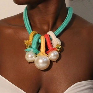 Collier Pendentif Corde Tissée Bohème Coloré Avec Grande Künstliche Perle Imitation Alliage CCB Gland Künstliche Perles Ethniques
