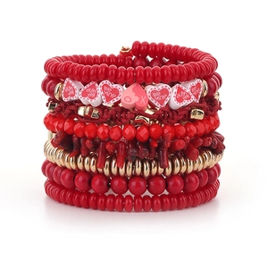 Bracelet multicouche rouge à perles avec accents dorés et breloque cœur Be Mine