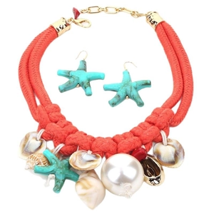 Parure bohème avec cordon tressé orange, étoiles de mer turquoise, coquillages et perles