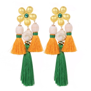 Boho Blumen-Ohrringe mit langen Quasten, smaragdgrünen Steinen und Holzperlen