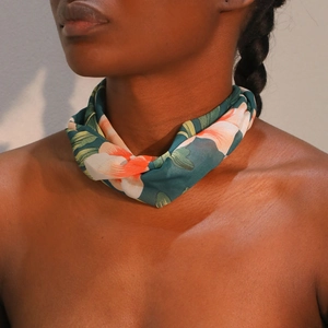 Bohemian floral fabric choker necklace in dark green with tropical print on female neck
