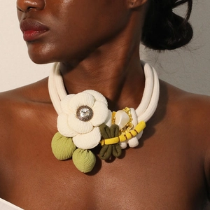 Fabric White Flower Necklace With Dragonfly Pendant Rhinestone Alloy Accents Braided Rope Bohemian Clavicle Chain Jewelry