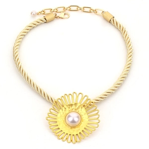 Vintage golden sunflower necklace with imitation pearl pendant and twisted rope chain