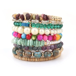Bracelet enveloppant multicouche avec perles de verre colorées et pierres naturelles