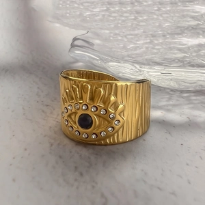 Bague vintage en acier inoxydable plaqué or 18K avec œil porte-bonheur et zircon bleu