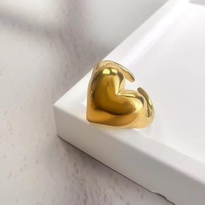 Polished 18K gold chunky heart shaped open ring for women in minimalist style