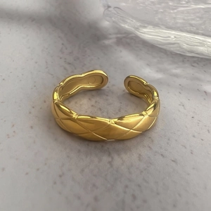 Golden quilted lattice pattern open ring in polished stainless steel for women