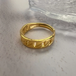 Gold plated 316L stainless steel Cuban chain link open ring for women at a 45-degree angle