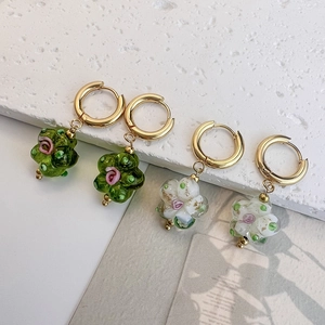 Boucles D'oreilles Créoles En Acier Inoxydable Style Rétro Français Avec Pendants Fleurs En Verre Fait Main Pour Femmes