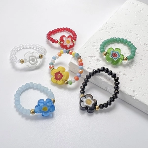 Handgefertigte Perlenringe Glasblumenanhänger Elastisch Facettierte Kristallperlen Retro Süßer Ästhetischer Schmuck