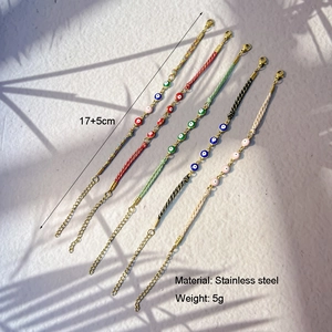 Cinque braccialetti occhio del male in rosso, rosa, nero, verde e multicolore in acciaio