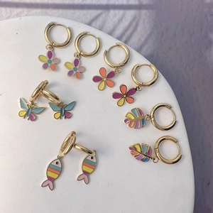 Edelstahl Creolen Bunte Emaille Schmetterling Blume Blatt Tropischer Fisch Anhänger Vergoldeter Schmuck Für Damen