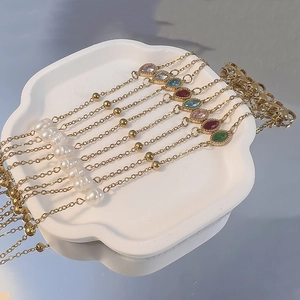 Vergoldetes Edelstahl-Armband-Set mit bunten Wassertropfen-Steinen und echten Perlen