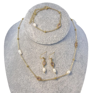 Set di gioielli vintage in acciaio inossidabile con perle e zirconi rosa raffinati