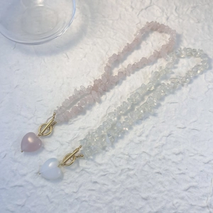 Collier Pendentif Coeur Pierre Naturelle Quartz Rose Opale Perles Éclats Fermoir À Bascule Or Bijoux Doux Pour Femmes