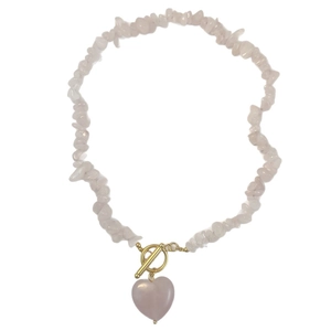 Collier en quartz rose avec fermoir doré OT et pendentif en forme de grand cœur