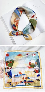 Détail d'un foulard carré en soie style peinture à l'huile avec imprimés abstraits