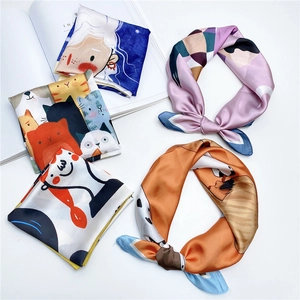 Carré de soie artistique avec motifs abstraits pour coiffures élégantes et accessoires