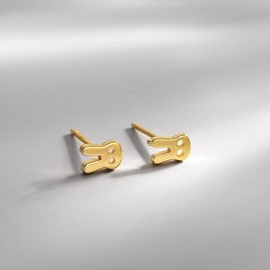Boucles d'oreilles lapin en argent S925 avec une finition dorée polie chic