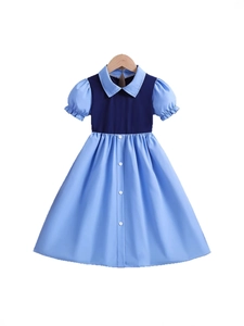 Mädchen Sommerkleid mit blauem Kontrast-Patchwork-Design und kurzen Puffärmeln