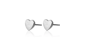 Detail view of s925 silver heart stud earrings with brushed metal finish and polished edges