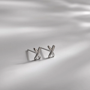 Orecchini a perno minimalisti in argento sterling S925 a forma di X lucidi