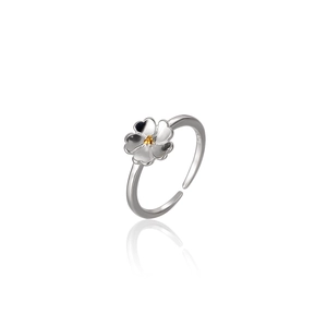 Anello a fiore in argento sterling S925 con centro dorato e fascia regolabile su bianco