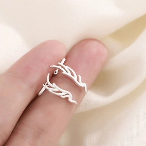 Abstract Flame Wing Design Ear Cuff Non-Piercing Minimalist Artistic Jewelry For Women