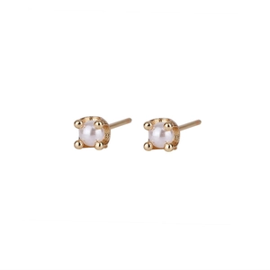 Minimalist S925 silver pearl stud earrings with gold four-claw setting on white background
