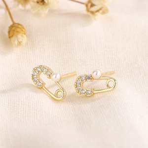 Exquisite 925 silver paperclip earrings with zircon crystals and white pearls for women