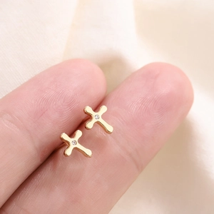 Boucles D'oreilles Croix En Cuivre Plaqué Or Avec Zircon Bijoux De Mode Minimalistes Pour Femmes