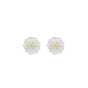 Minimalist S925 sterling silver daisy stud earrings with golden center on white background
