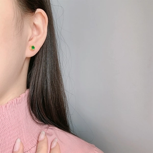 Gold-plated vintage sterling silver stud earrings with emerald zircon and halo texture