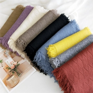 Écharpe en tricot à motifs de losanges avec franges en plusieurs couleurs
