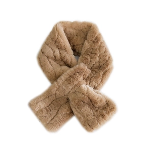 Écharpe marron en peluche imitation lapin avec design croisé chaud et épais