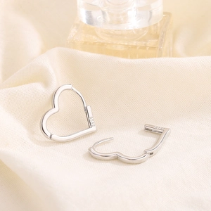 Boucles d'oreilles créoles cœur en argent S925 pour femme au design minimaliste