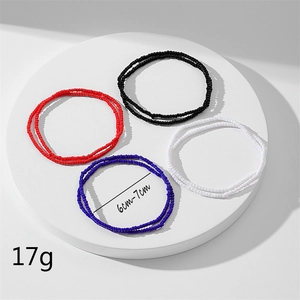Detailliertes 4er-Set bunte Perlen-Fußkettchen in Rot, Schwarz, Blau und Weiß, 6-7cm