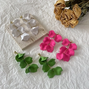 Boucles D'oreilles Longues Pétales Femmes Alliage Coeur Mat Étages Résine Fleur Pompon Bohème Vacances Plage Été