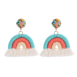 Handgefertigte Boho-Regenbogen-Quastenohrringe mit bunten Baumwollfäden und Perlen